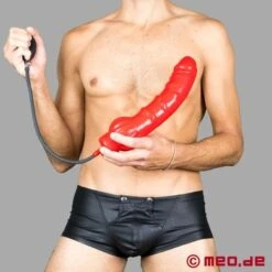 Roter Analdildo Zum Aufpumpen