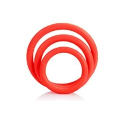 CalExotics Tri-Rings Red 7 CalExotics Tri-Rings Red -Sexspielzeug Geschäft tri rings red3